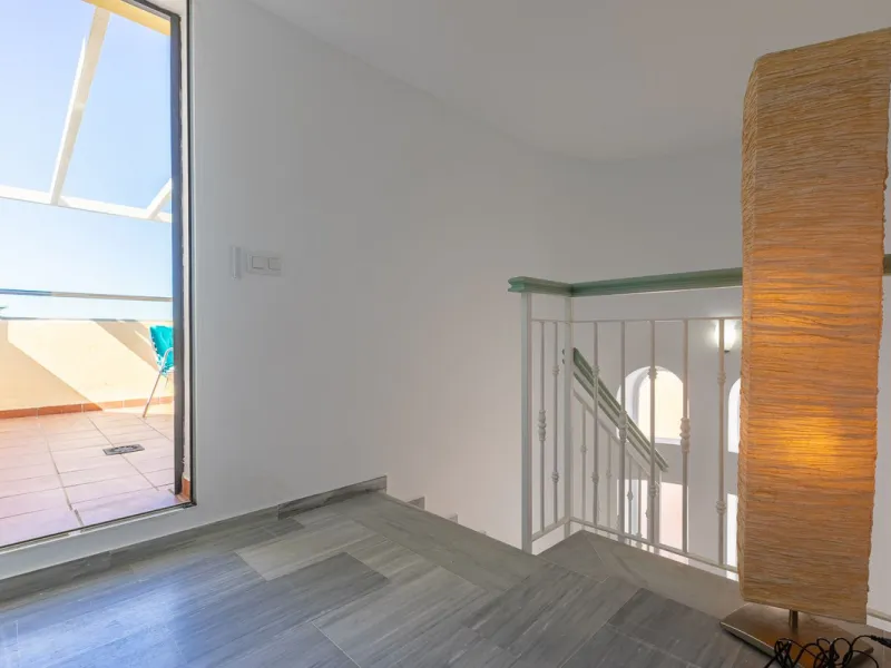 House - Semi-Detached House в продаже в Marbella, Málaga. В доме 4 спален и 3 ванных комнат. Площадь дома 171 м². Площадь участка 215 м²