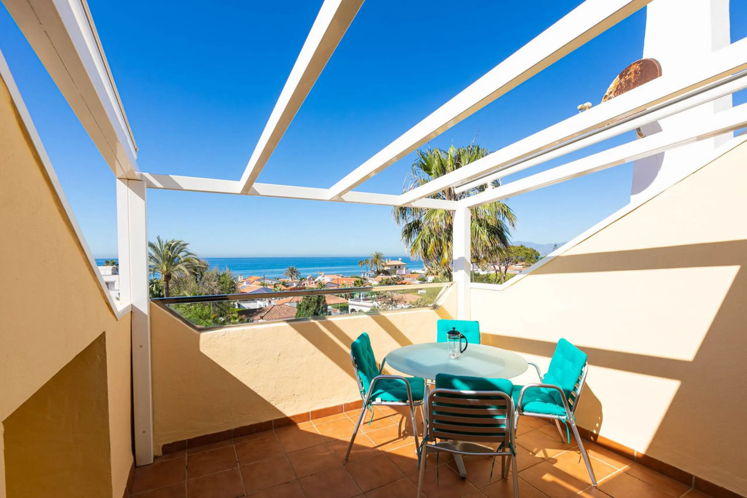 House - Semi-Detached House в продаже в Marbella, Málaga. В доме 4 спален и 3 ванных комнат. Площадь дома 171 м². Площадь участка 215 м²
