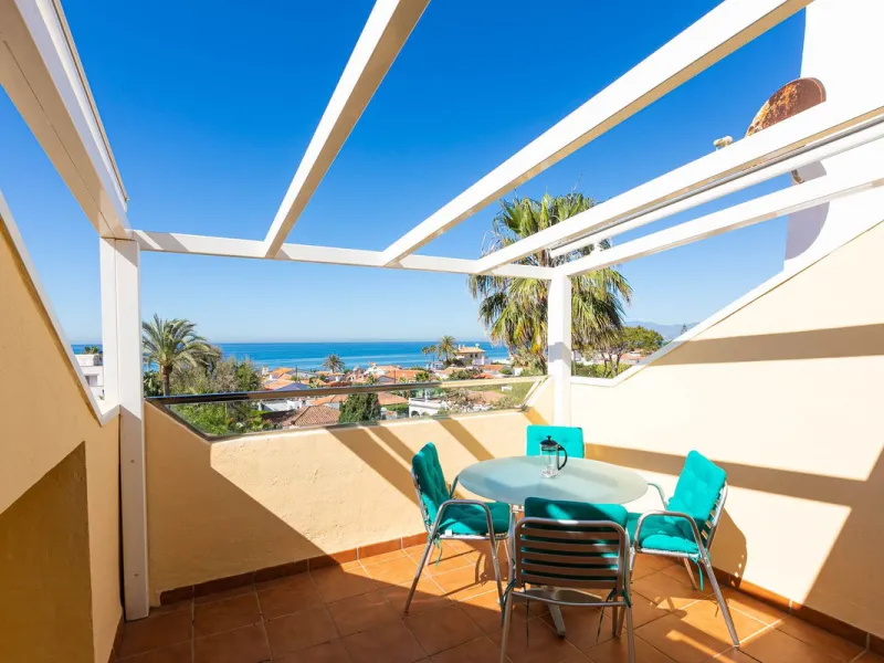 House - Semi-Detached House в продаже в Marbella, Málaga. В доме 4 спален и 3 ванных комнат. Площадь дома 171 м². Площадь участка 215 м²