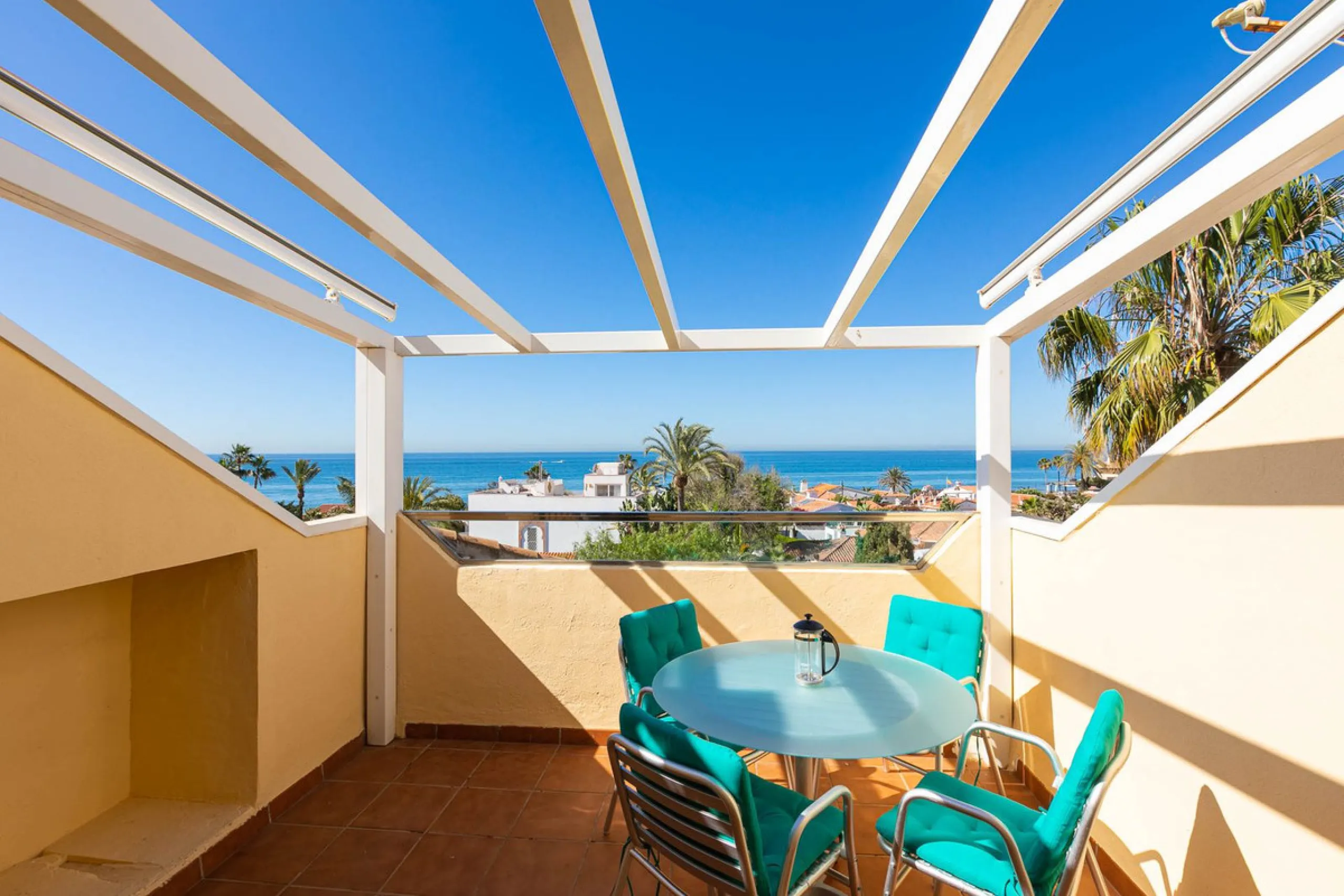 House - Semi-Detached House в продаже в Marbella, Málaga. В доме 4 спален и 3 ванных комнат. Площадь дома 171 м². Площадь участка 215 м²