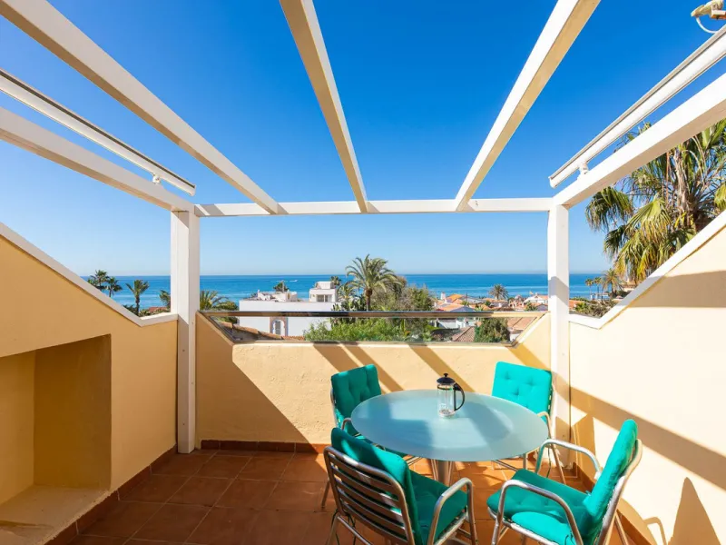 House - Semi-Detached House в продаже в Marbella, Málaga. В доме 4 спален и 3 ванных комнат. Площадь дома 171 м². Площадь участка 215 м²