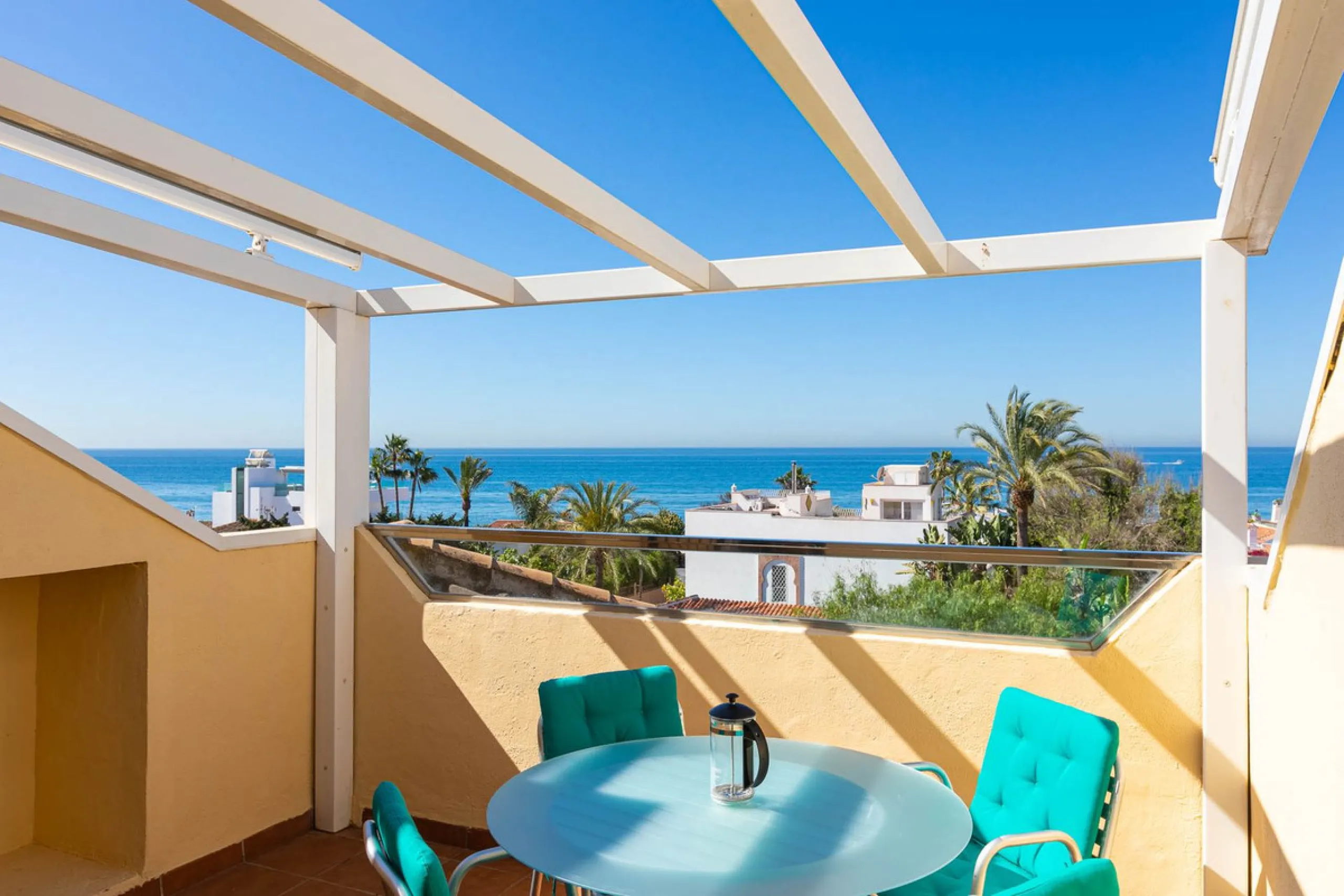 House - Semi-Detached House в продаже в Marbella, Málaga. В доме 4 спален и 3 ванных комнат. Площадь дома 171 м². Площадь участка 215 м²