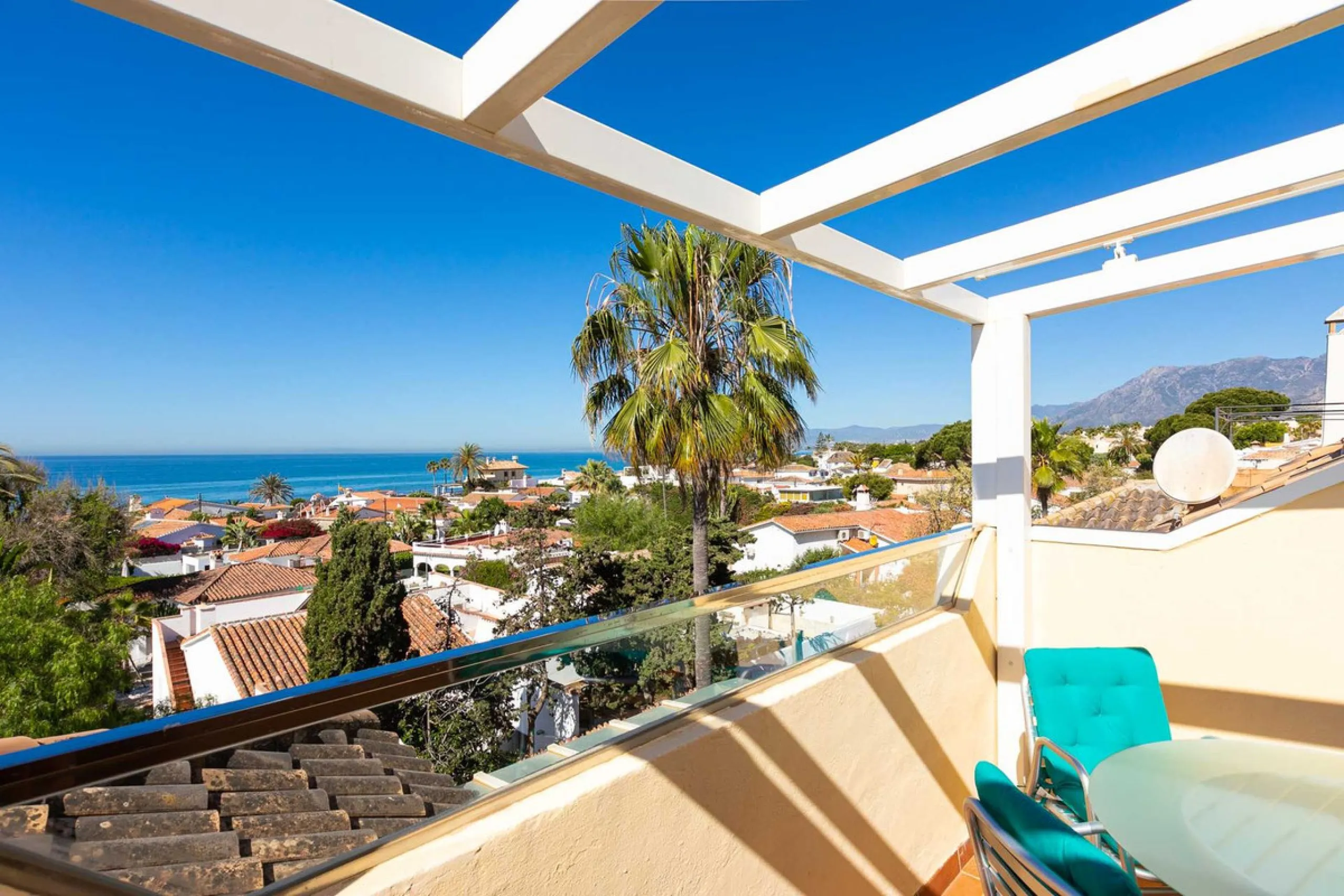 House - Semi-Detached House в продаже в Marbella, Málaga. В доме 4 спален и 3 ванных комнат. Площадь дома 171 м². Площадь участка 215 м²