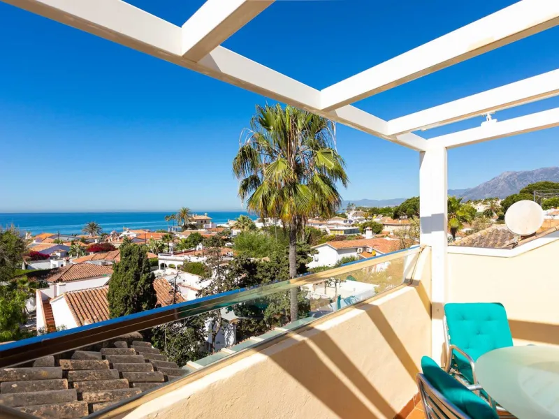 House - Semi-Detached House в продаже в Marbella, Málaga. В доме 4 спален и 3 ванных комнат. Площадь дома 171 м². Площадь участка 215 м²