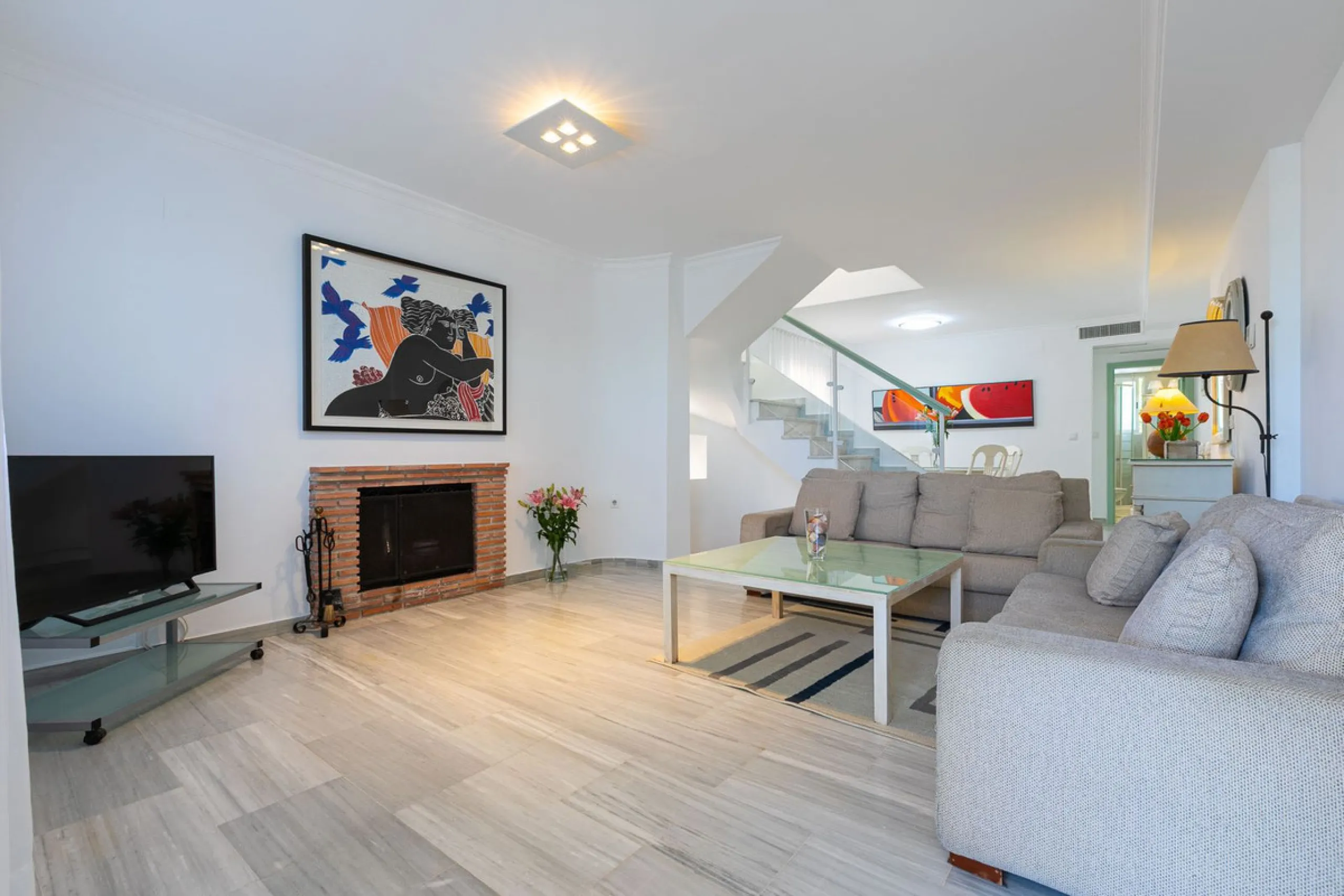 House - Semi-Detached House в продаже в Marbella, Málaga. В доме 4 спален и 3 ванных комнат. Площадь дома 171 м². Площадь участка 215 м²