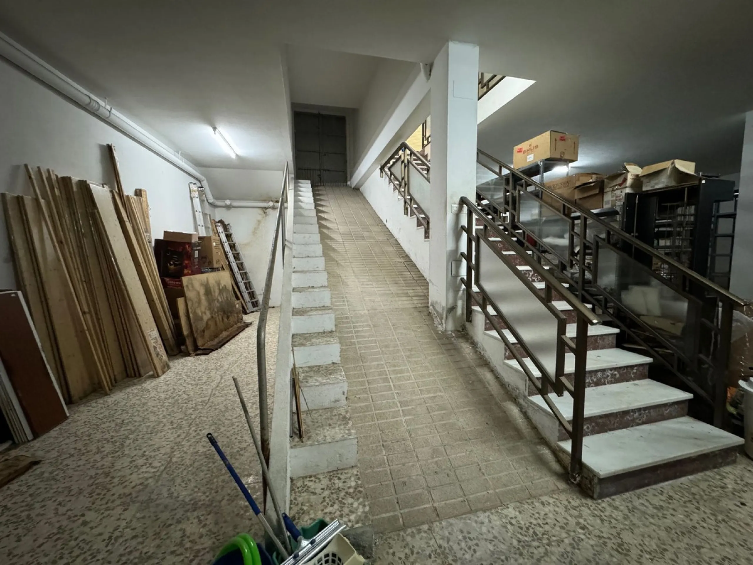 Commercial - Business в продаже в Estepona, Málaga. Площадь дома 786 м²