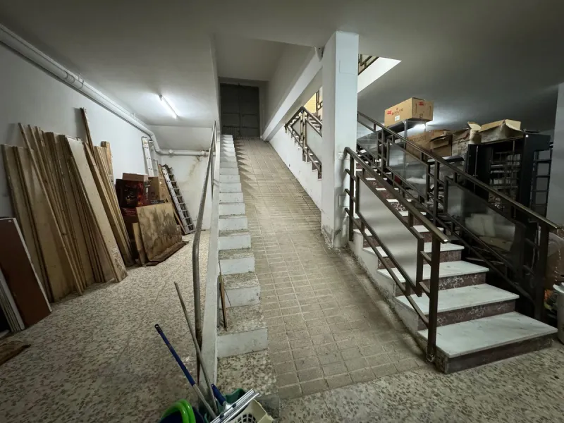 Commercial - Business в продаже в Estepona, Málaga. Площадь дома 786 м²