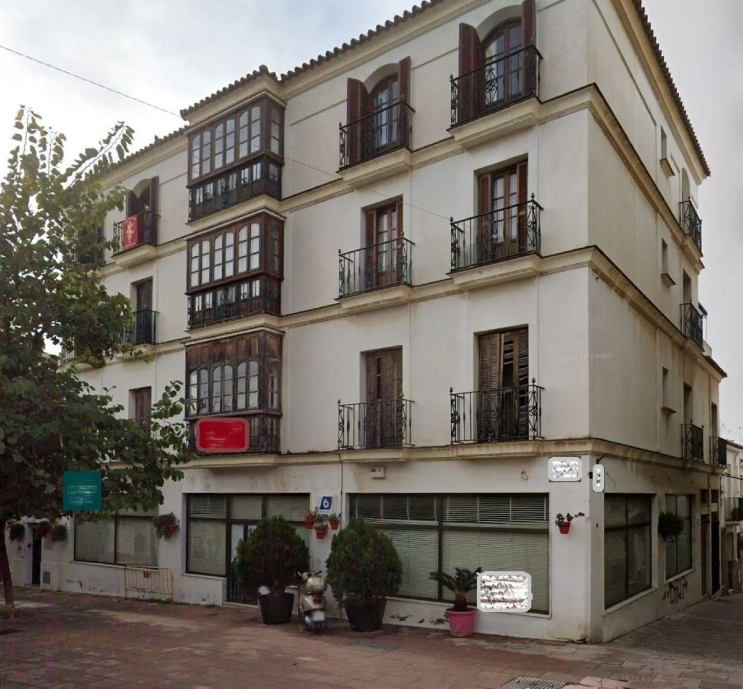 Commercial - Business в продаже в Estepona, Málaga. Площадь дома 786 м²