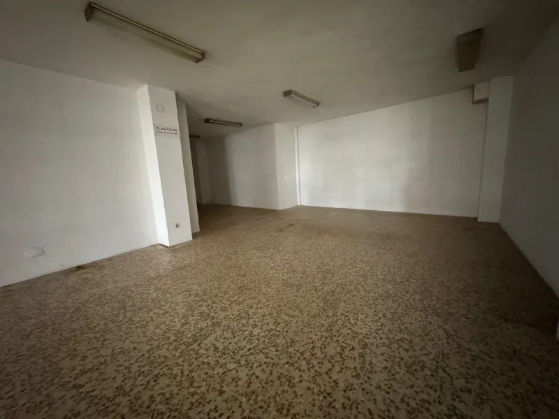 Commercial - Business в продаже в Estepona, Málaga. Площадь дома 786 м²