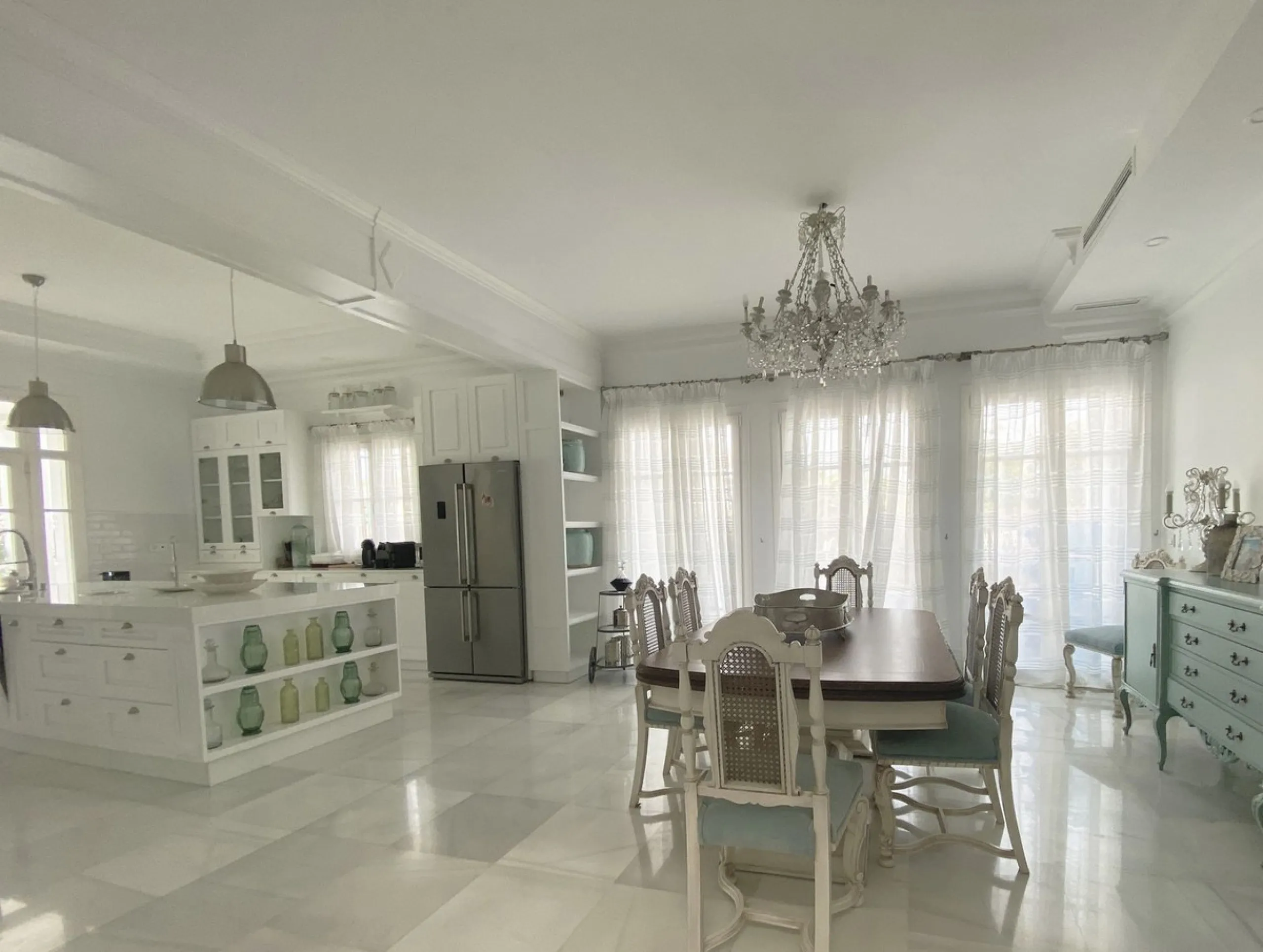 MAGNIFICENT VILLA OF EXCELLENT QUALITIES IN PACO CANTOS AREA (MARBELLLA)!!!