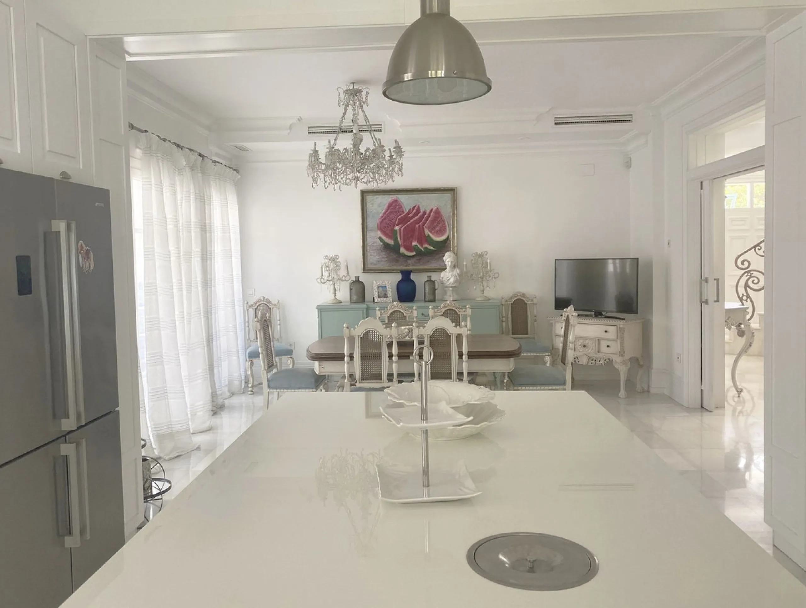 MAGNIFICENT VILLA OF EXCELLENT QUALITIES IN PACO CANTOS AREA (MARBELLLA)!!!