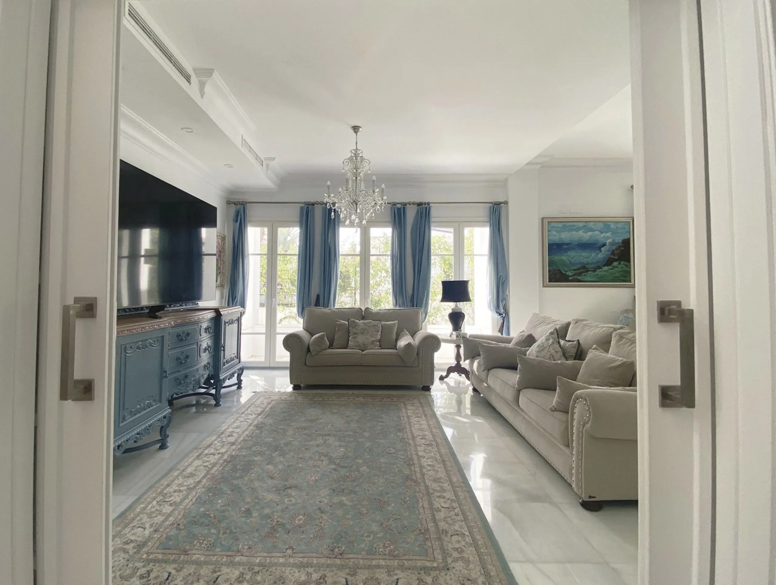 MAGNIFICENT VILLA OF EXCELLENT QUALITIES IN PACO CANTOS AREA (MARBELLLA)!!!