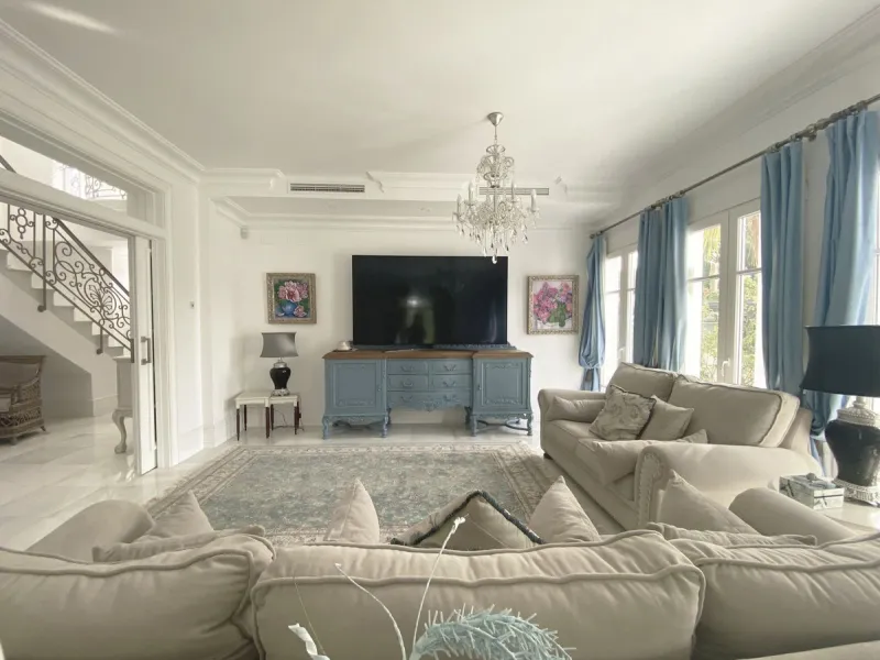 MAGNIFICENT VILLA OF EXCELLENT QUALITIES IN PACO CANTOS AREA (MARBELLLA)!!!