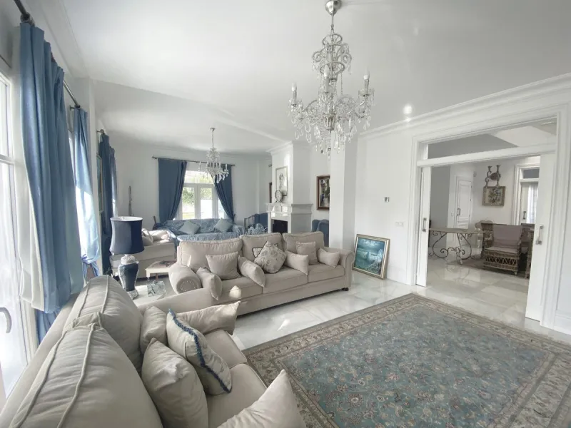 MAGNIFICENT VILLA OF EXCELLENT QUALITIES IN PACO CANTOS AREA (MARBELLLA)!!!