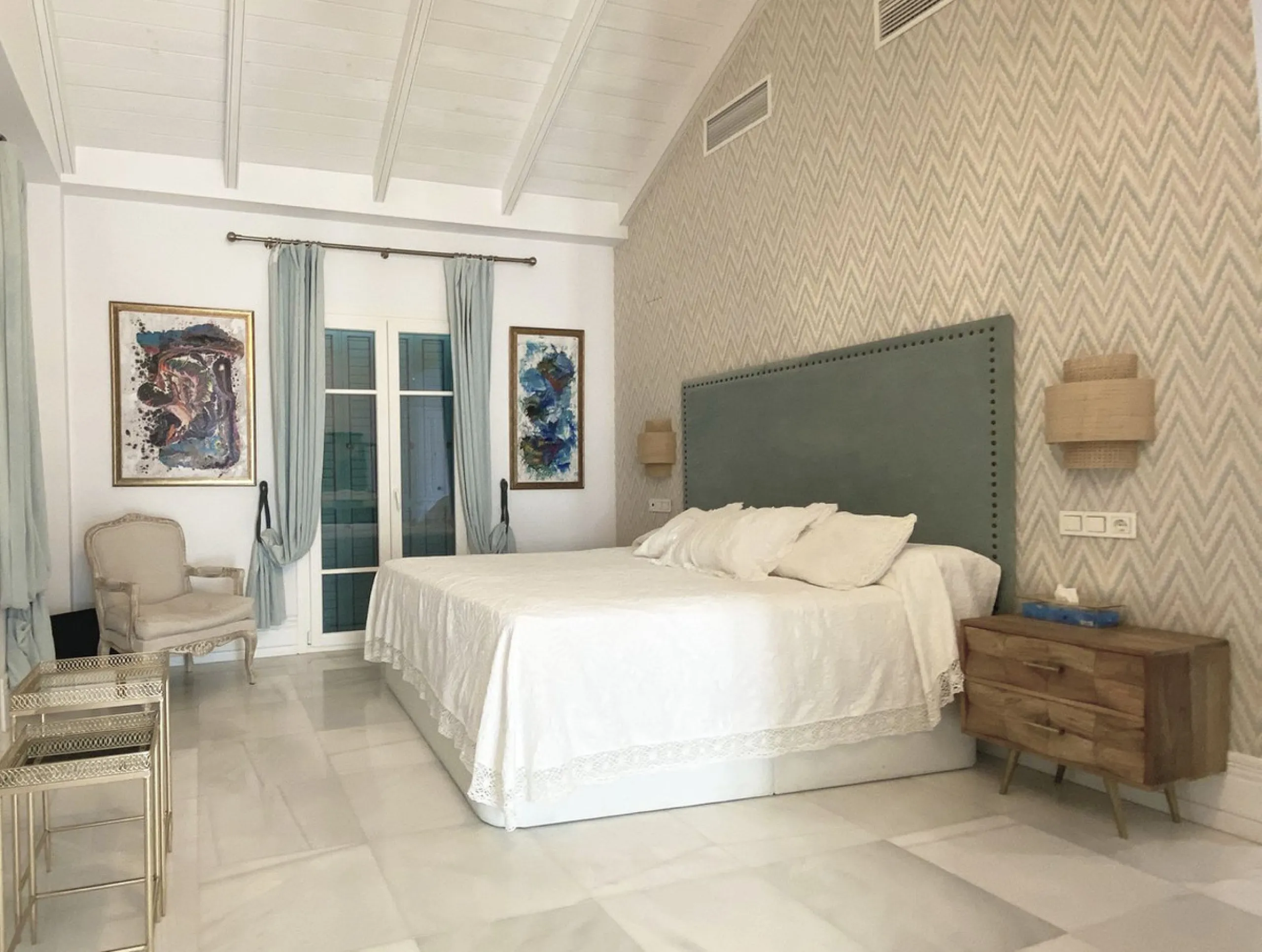 MAGNIFICENT VILLA OF EXCELLENT QUALITIES IN PACO CANTOS AREA (MARBELLLA)!!!