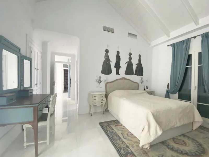 MAGNIFICENT VILLA OF EXCELLENT QUALITIES IN PACO CANTOS AREA (MARBELLLA)!!!