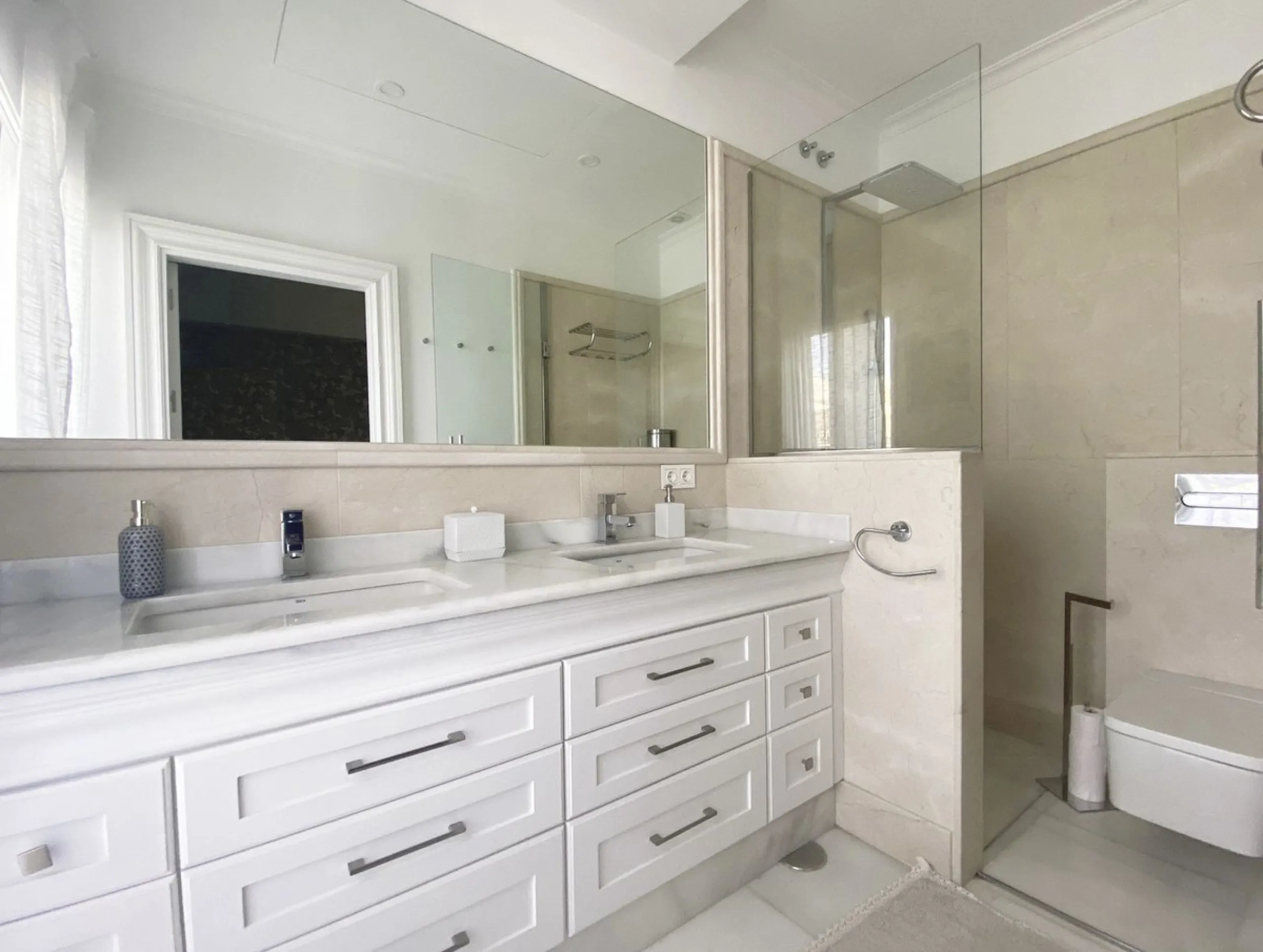 MAGNIFICENT VILLA OF EXCELLENT QUALITIES IN PACO CANTOS AREA (MARBELLLA)!!!
