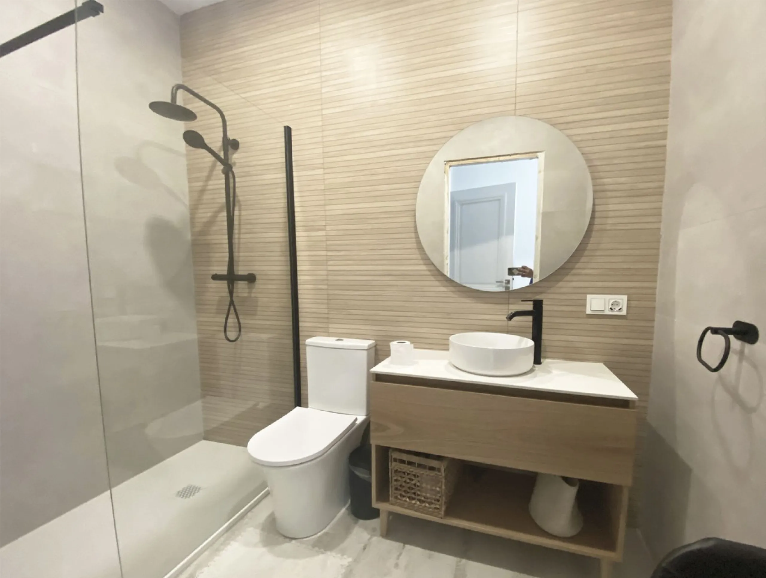 MAGNIFICENT VILLA OF EXCELLENT QUALITIES IN PACO CANTOS AREA (MARBELLLA)!!!