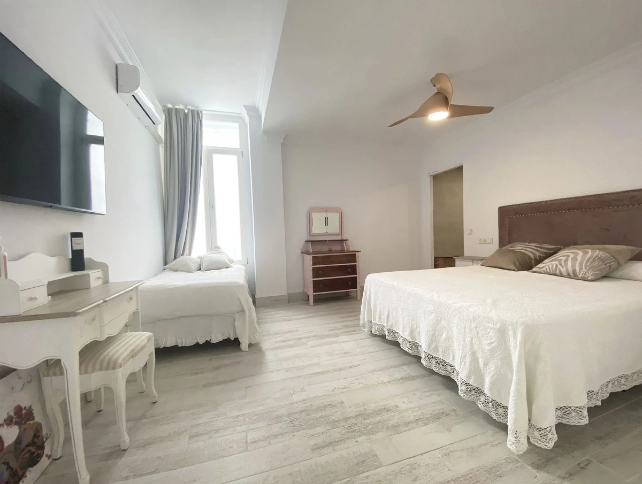 MAGNIFICENT VILLA OF EXCELLENT QUALITIES IN PACO CANTOS AREA (MARBELLLA)!!!