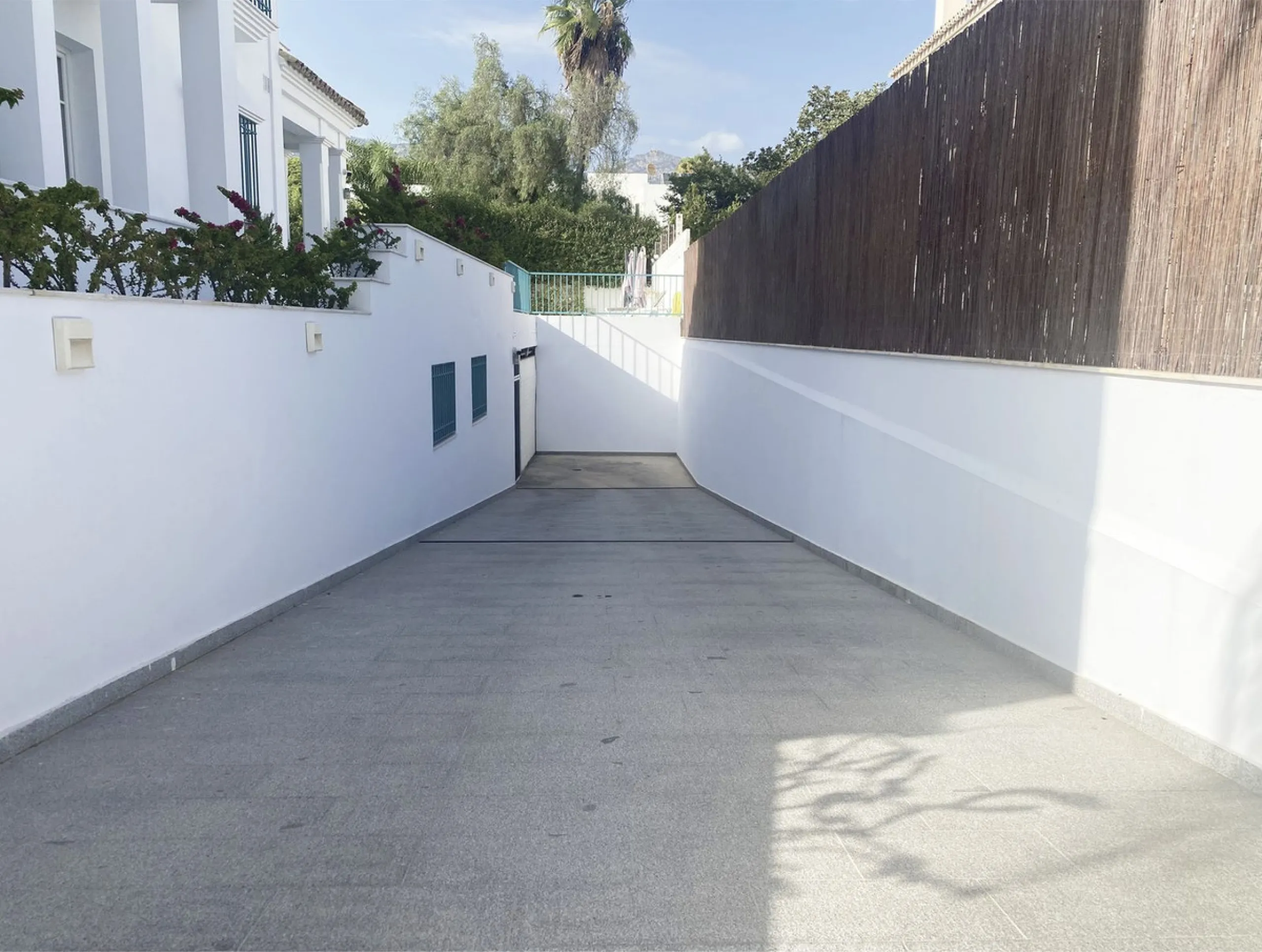 MAGNIFICENT VILLA OF EXCELLENT QUALITIES IN PACO CANTOS AREA (MARBELLLA)!!!