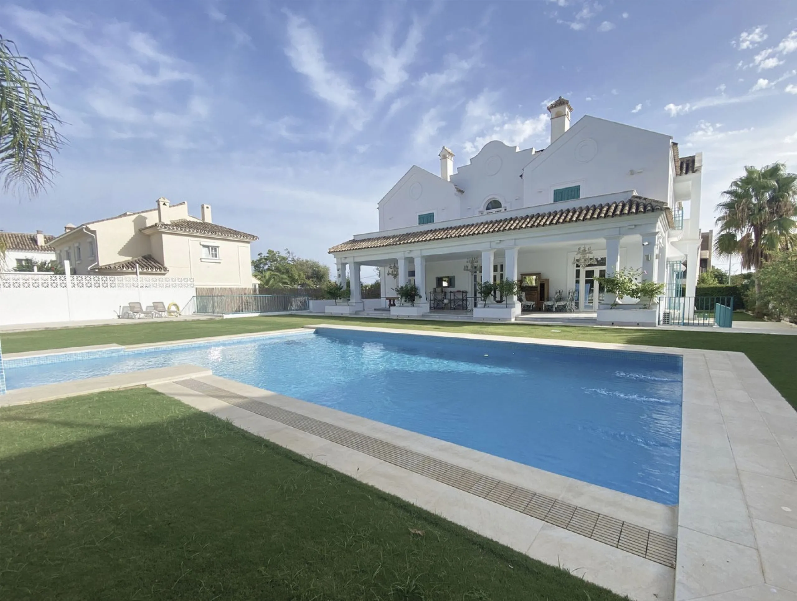 MAGNIFICENT VILLA OF EXCELLENT QUALITIES IN PACO CANTOS AREA (MARBELLLA)!!!
