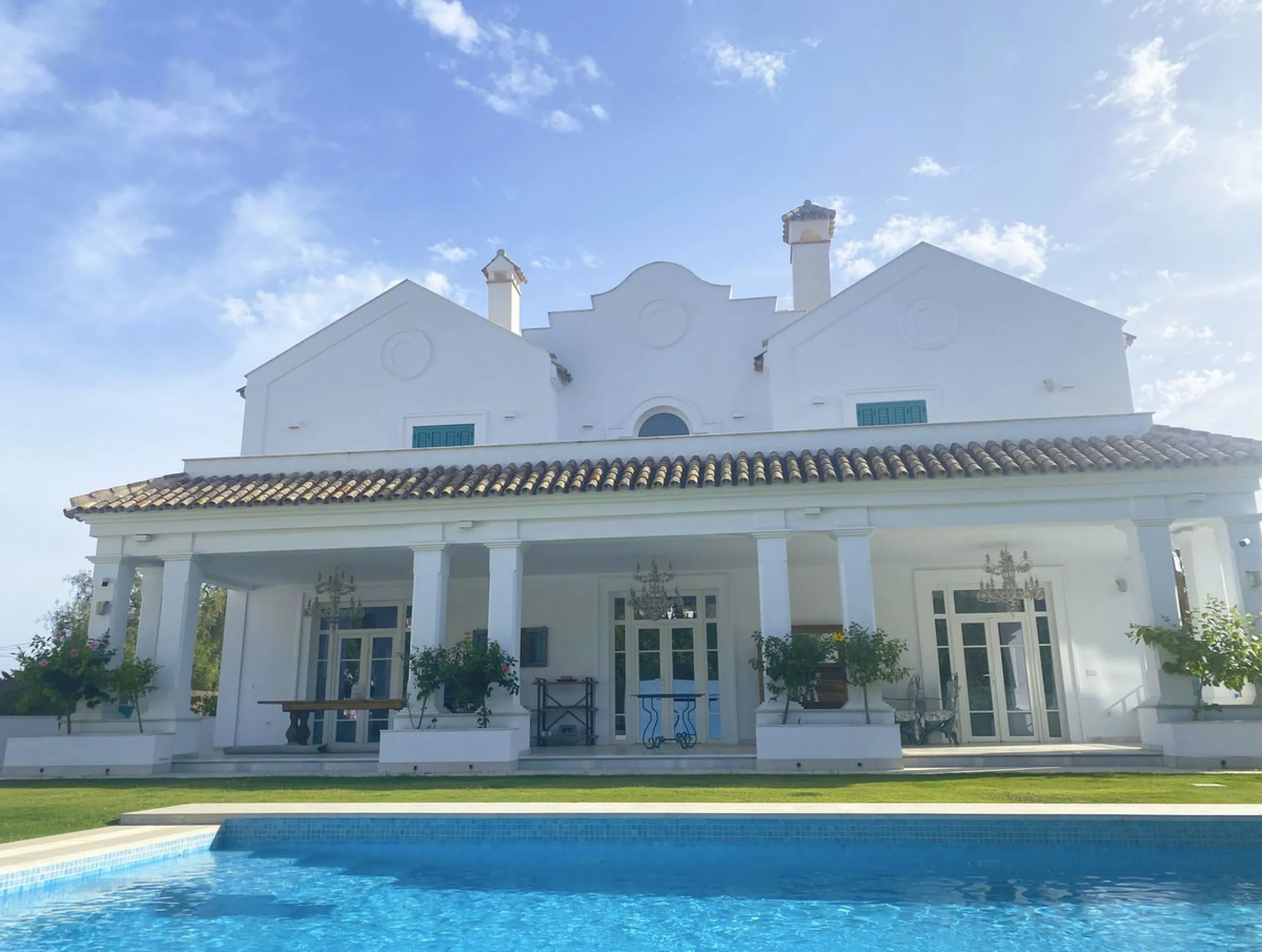 MAGNIFICENT VILLA OF EXCELLENT QUALITIES IN PACO CANTOS AREA (MARBELLLA)!!!