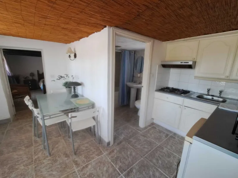 Country property distributed in five 5 independent apartments.