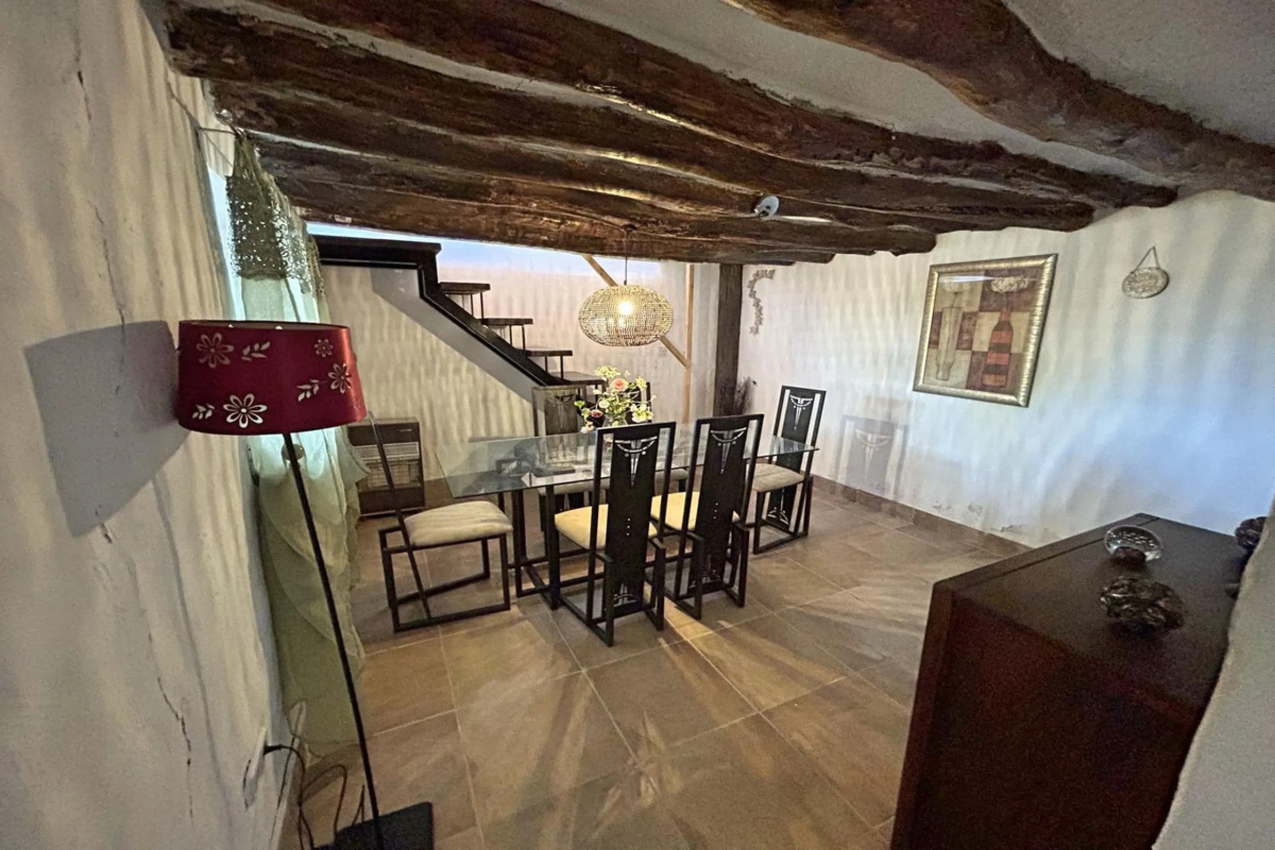 Country property distributed in five 5 independent apartments.