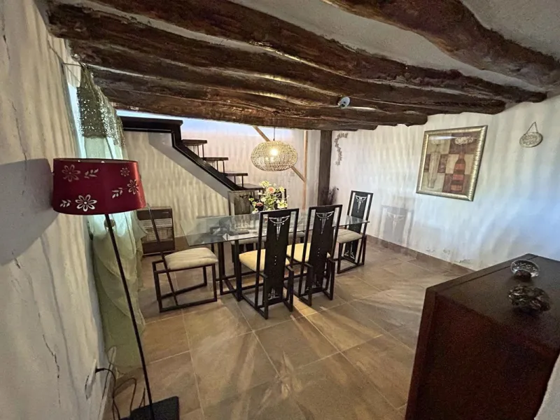 Country property distributed in five 5 independent apartments.