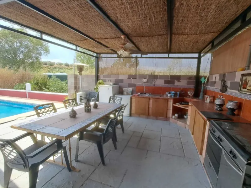 Country property distributed in five 5 independent apartments.