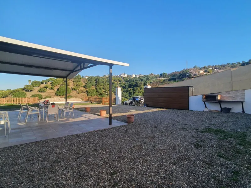 House - Finca - Cortijo в продаже в Coín, Málaga. В доме 3 спален и 2 ванных комнат. Площадь дома 70 м². Площадь участка 929 м²
