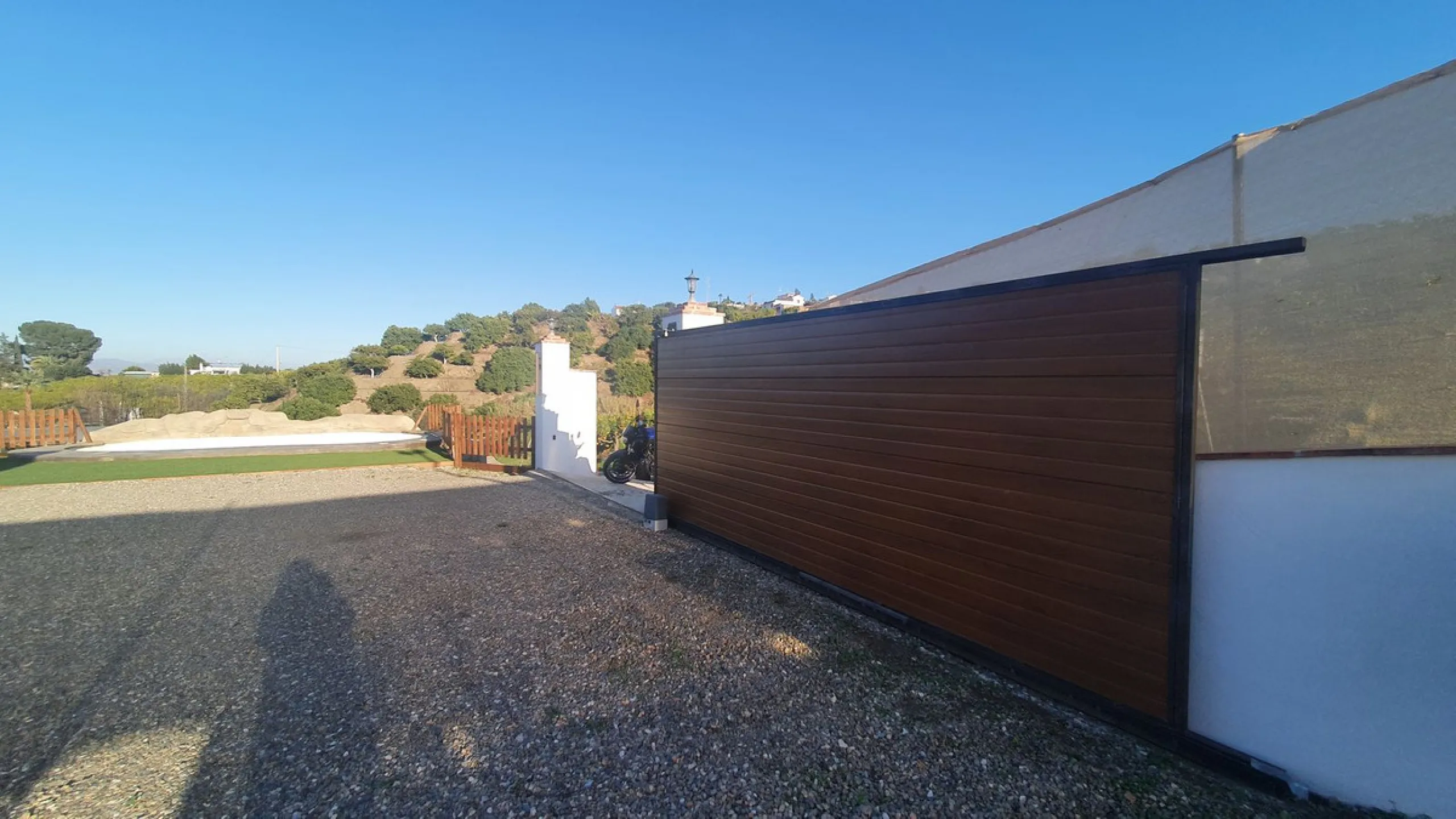 House - Finca - Cortijo в продаже в Coín, Málaga. В доме 3 спален и 2 ванных комнат. Площадь дома 70 м². Площадь участка 929 м²