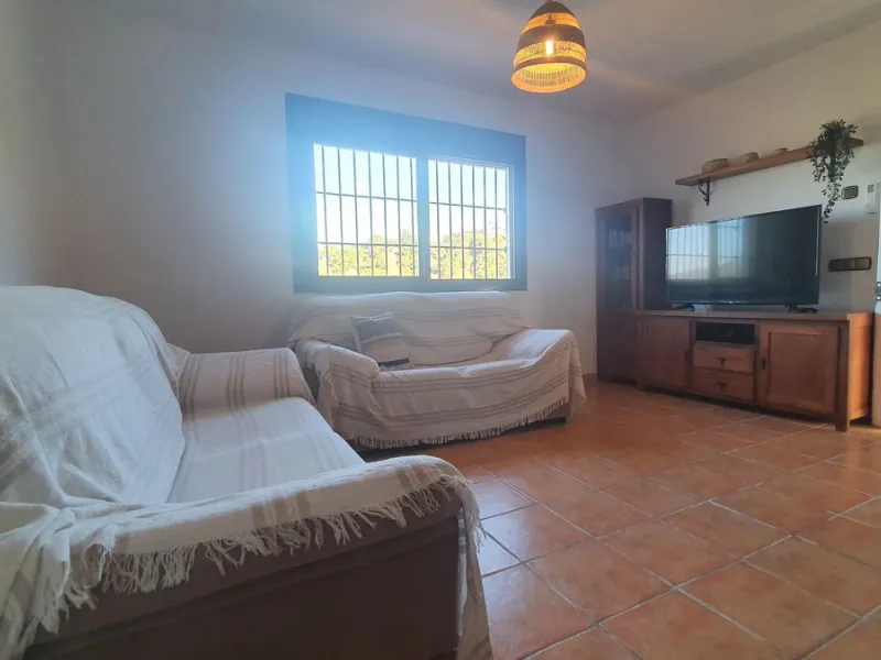 House - Finca - Cortijo в продаже в Coín, Málaga. В доме 3 спален и 2 ванных комнат. Площадь дома 70 м². Площадь участка 929 м²