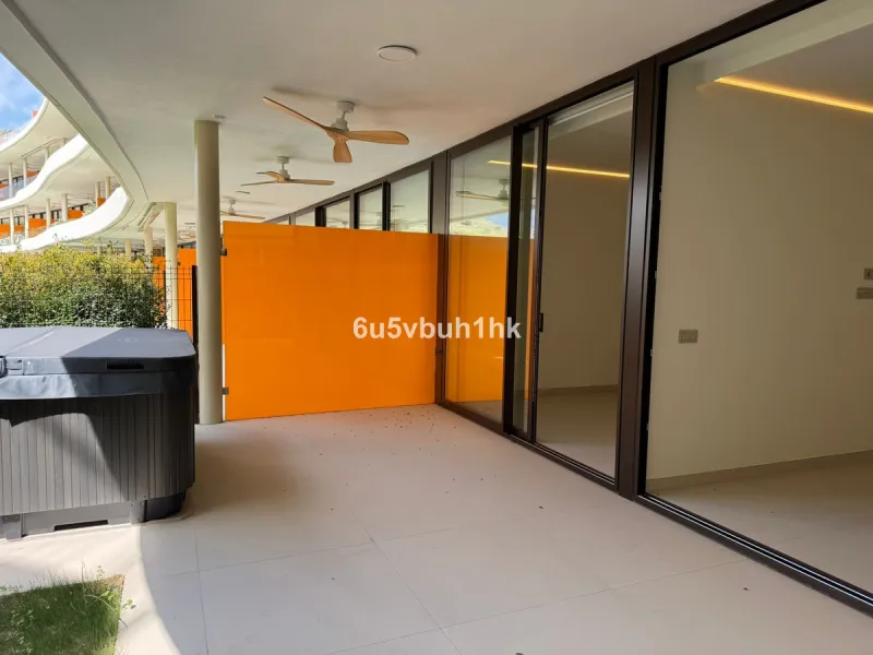 Discover this elegant ground floor resale apartment located in the prestigious Valley Collection, within the renowned Reserva del Higuerón. A property that perfectly blends contemporary design, comfort, and exceptional outdoor living.