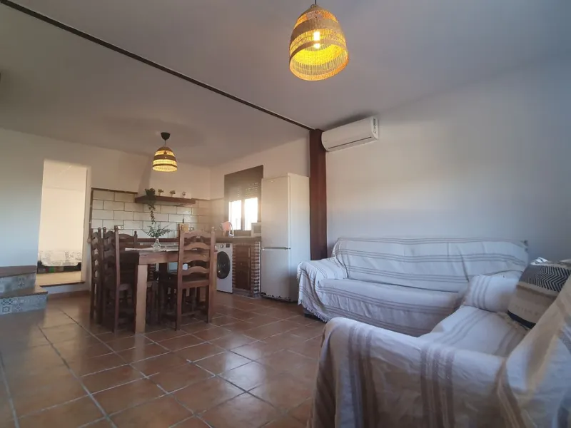 House - Finca - Cortijo в продаже в Coín, Málaga. В доме 3 спален и 2 ванных комнат. Площадь дома 70 м². Площадь участка 929 м²
