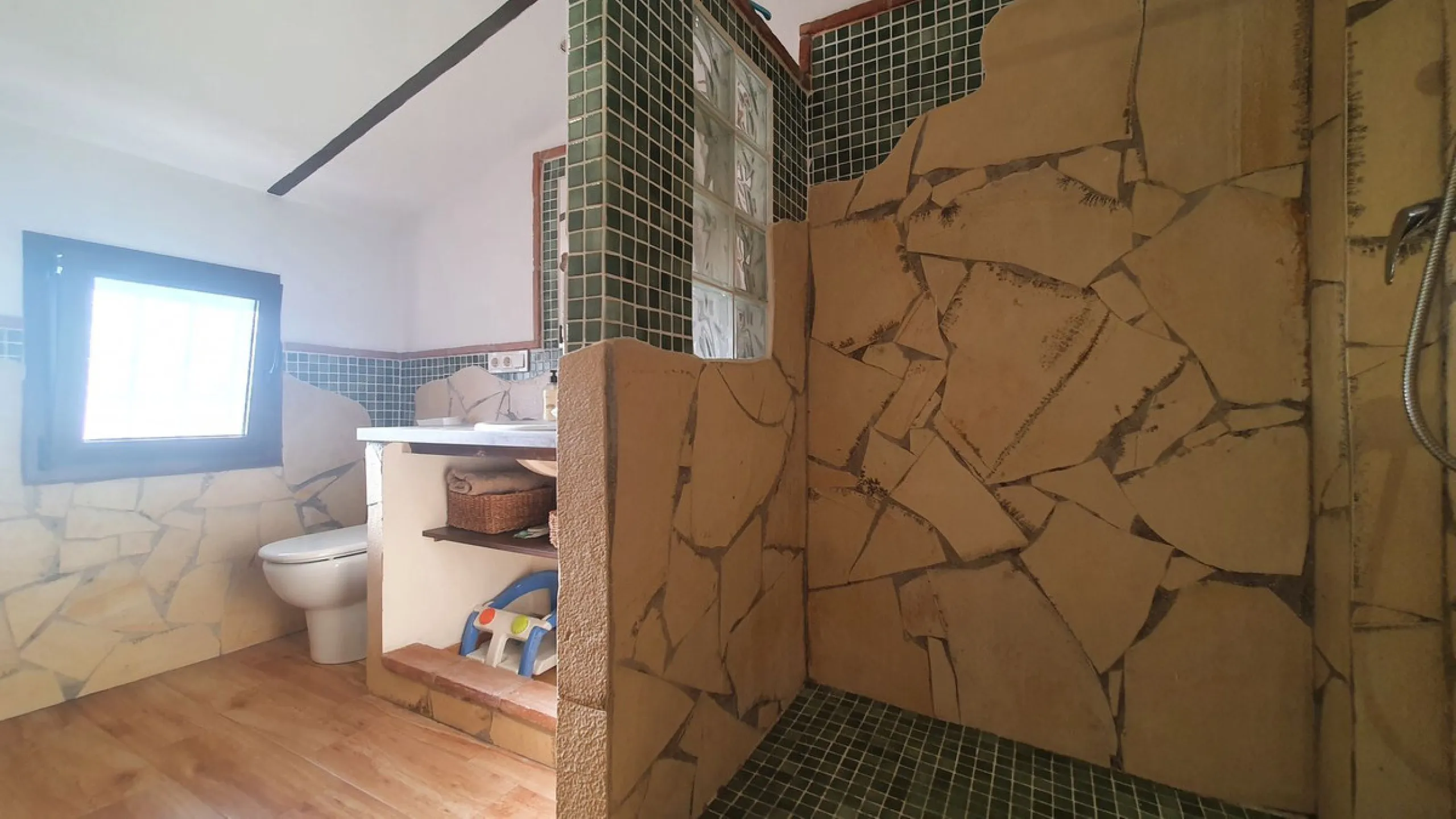 House - Finca - Cortijo в продаже в Coín, Málaga. В доме 3 спален и 2 ванных комнат. Площадь дома 70 м². Площадь участка 929 м²