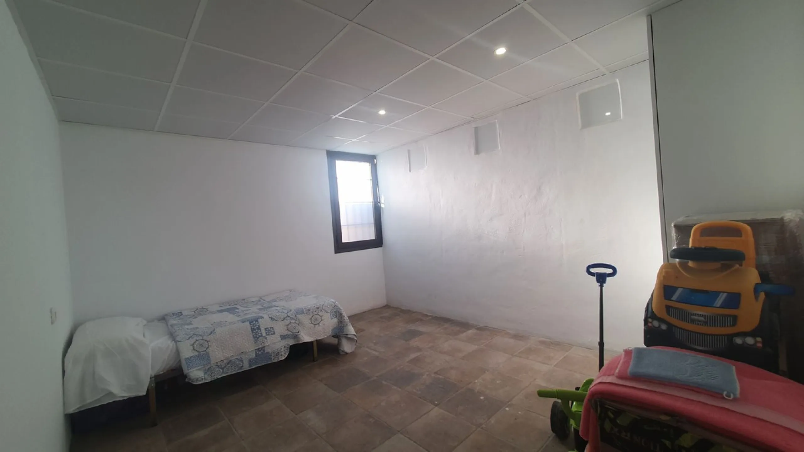 House - Finca - Cortijo в продаже в Coín, Málaga. В доме 3 спален и 2 ванных комнат. Площадь дома 70 м². Площадь участка 929 м²