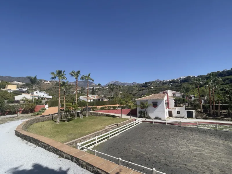 Unique property for sale in Frigiliana countryside.