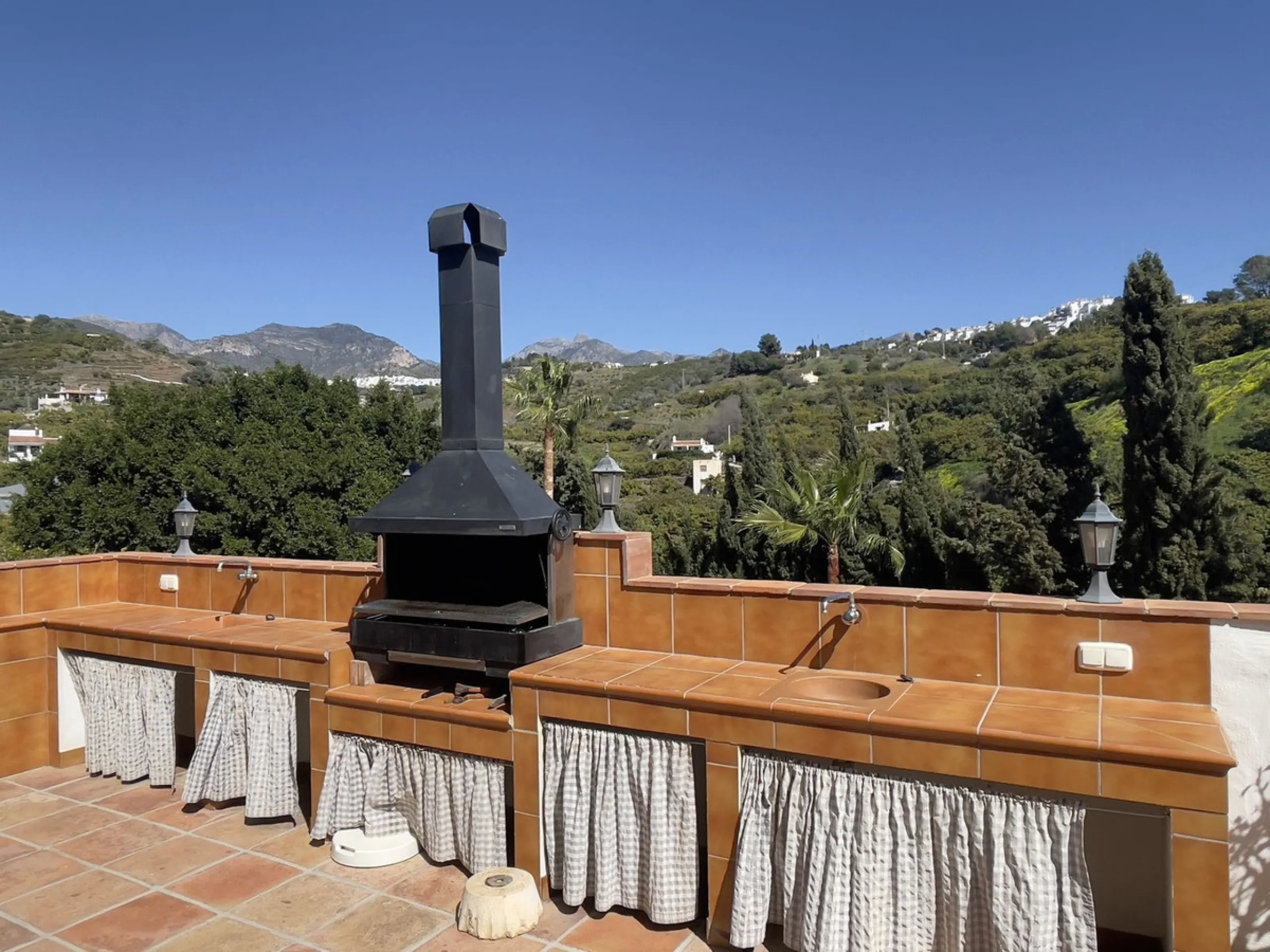 Unique property for sale in Frigiliana countryside.