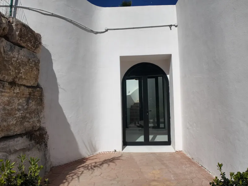 Apartment - Middle Floor Apartment в продаже в Marbella, Málaga. В доме 2 спален и 4 ванных комнат. Площадь дома 154 м²