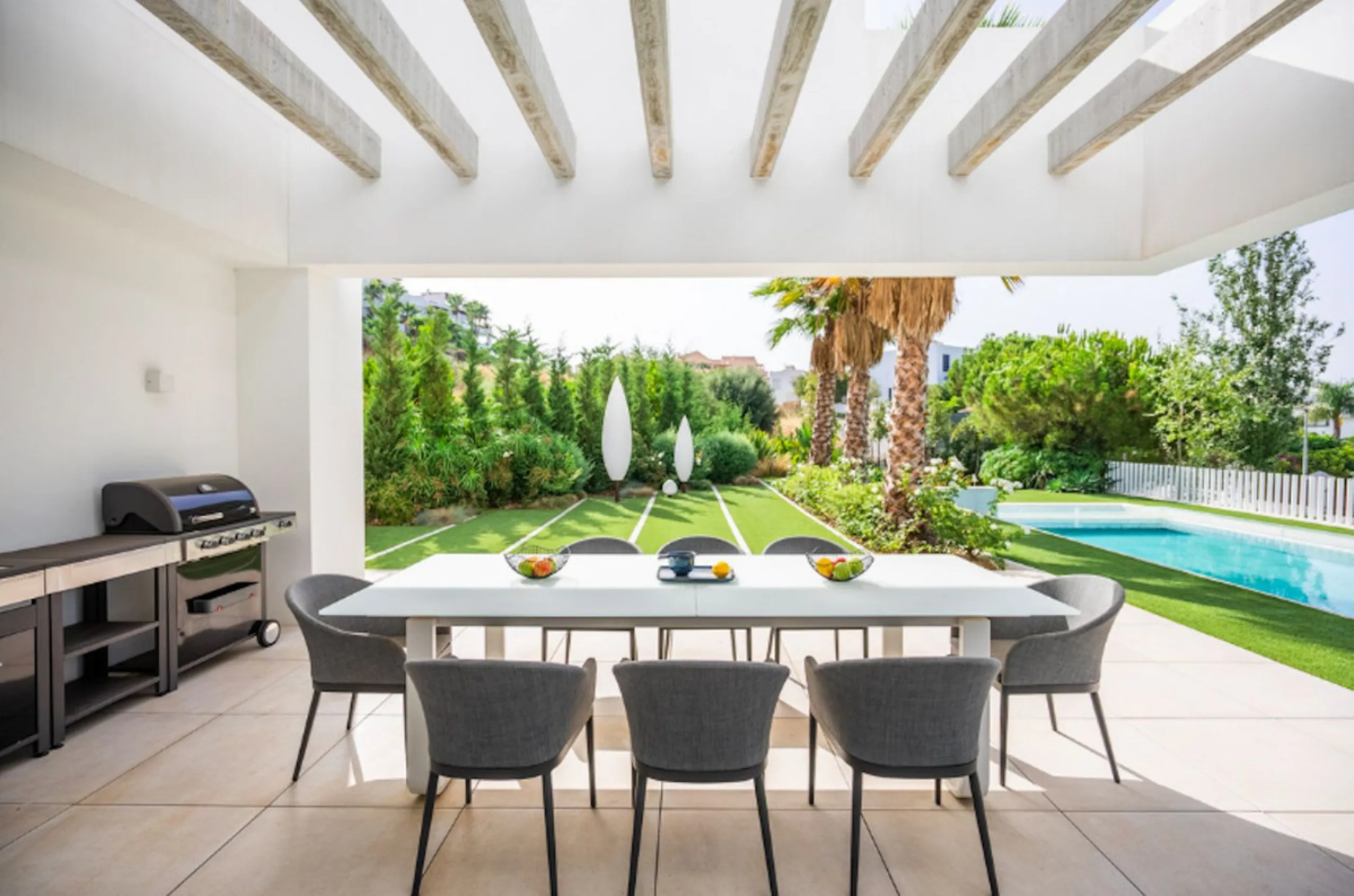 House - Detached Villa в продаже в Benahavís, Málaga. В доме 4 спален и 5 ванных комнат. Площадь дома 857 м². Площадь участка 1460 м²