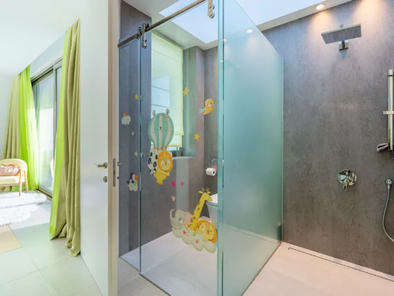 House - Detached Villa в продаже в Benahavís, Málaga. В доме 4 спален и 5 ванных комнат. Площадь дома 857 м². Площадь участка 1460 м²