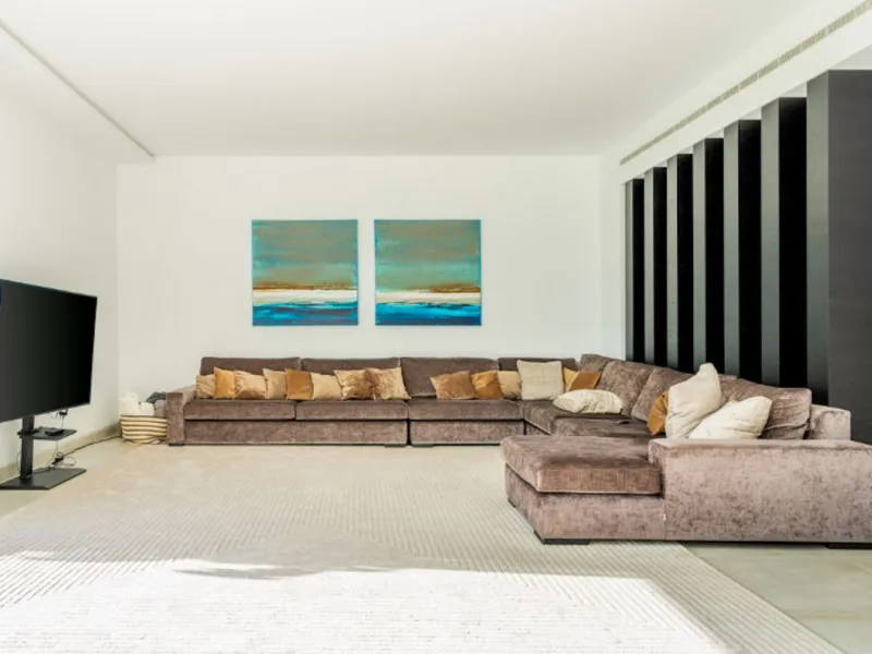House - Detached Villa в продаже в Benahavís, Málaga. В доме 4 спален и 5 ванных комнат. Площадь дома 857 м². Площадь участка 1460 м²
