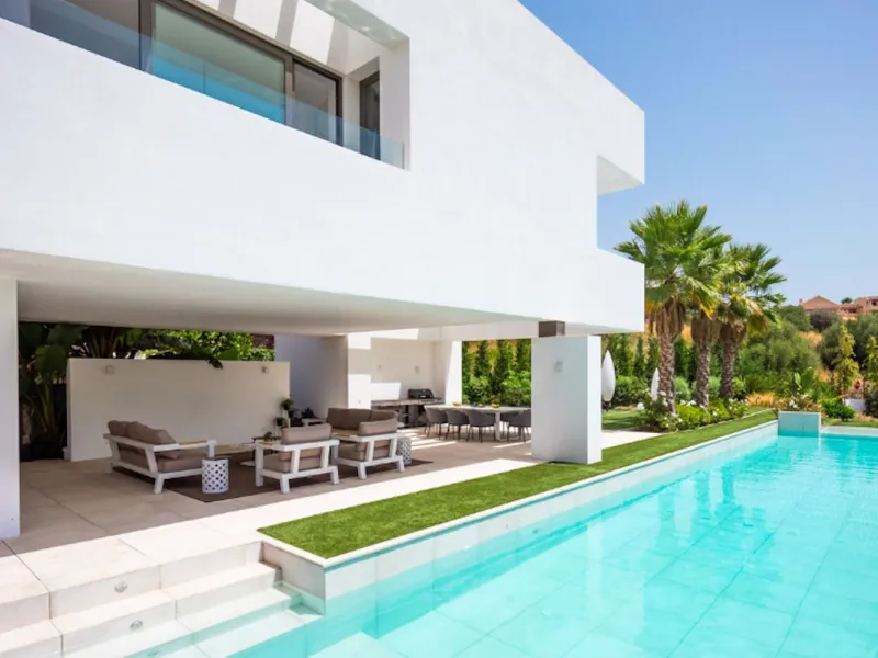 House - Detached Villa в продаже в Benahavís, Málaga. В доме 4 спален и 5 ванных комнат. Площадь дома 857 м². Площадь участка 1460 м²