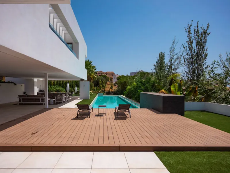 House - Detached Villa в продаже в Benahavís, Málaga. В доме 4 спален и 5 ванных комнат. Площадь дома 857 м². Площадь участка 1460 м²