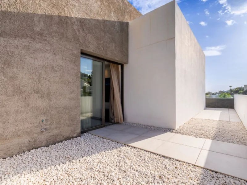 House - Detached Villa в продаже в Benahavís, Málaga. В доме 4 спален и 5 ванных комнат. Площадь дома 857 м². Площадь участка 1460 м²