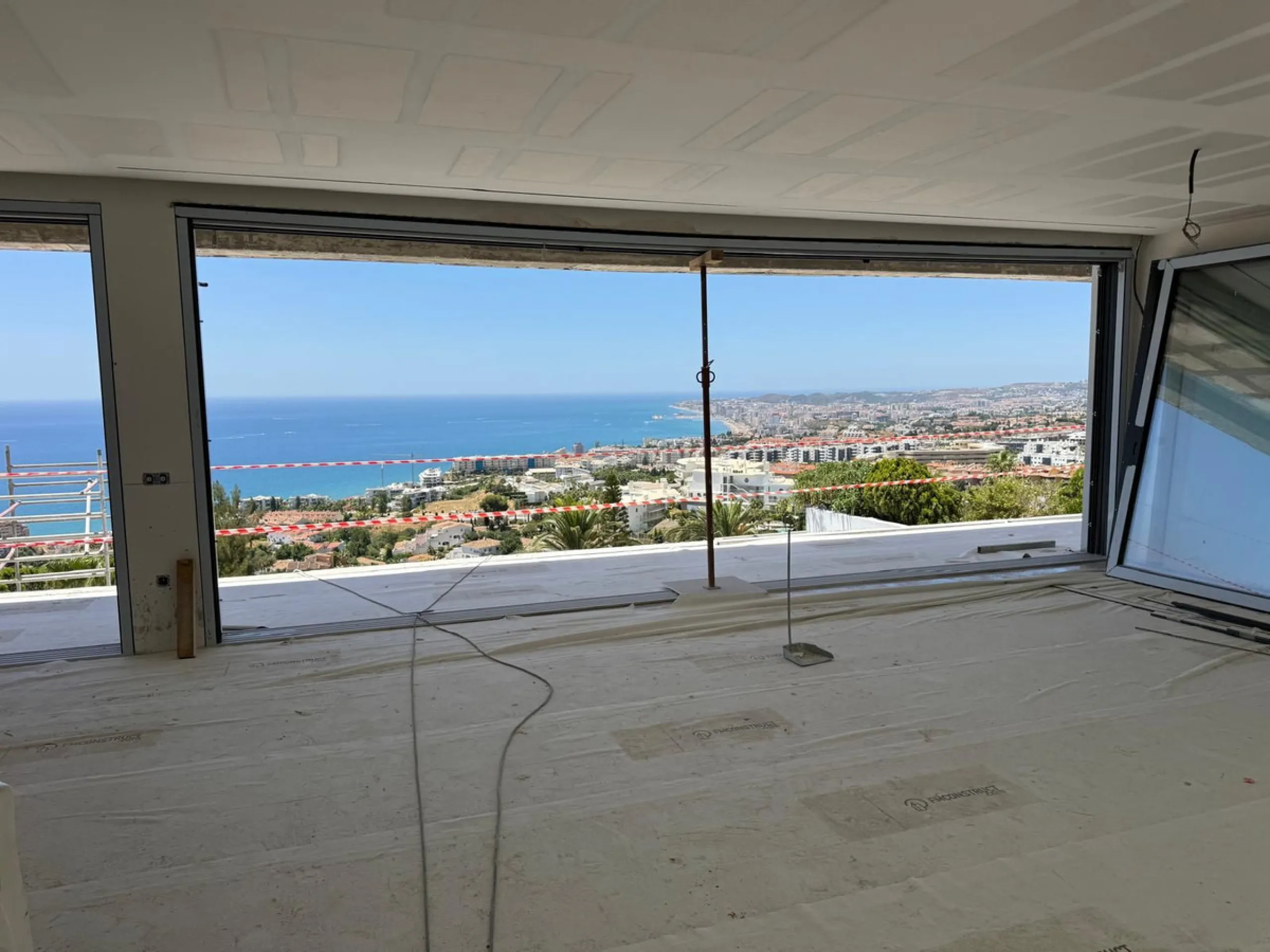 CONSTRUCTION IS NEARING COMPLETION! Luxury Villa with panoramic Sea View - finished in Q1 of 2026.