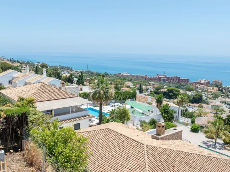 CONSTRUCTION IS NEARING COMPLETION! Luxury Villa with panoramic Sea View - finished in Q1 of 2026.