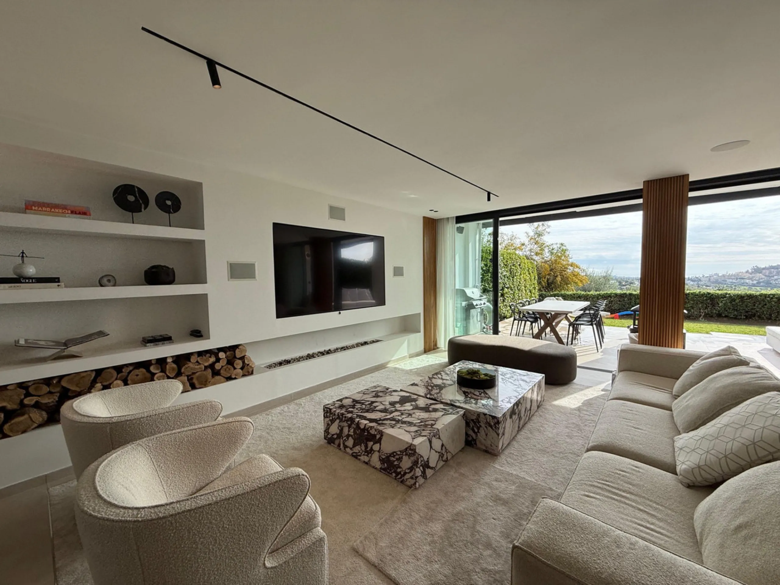 Elegant Townhouse with Stunning Views in La Quinta Golf