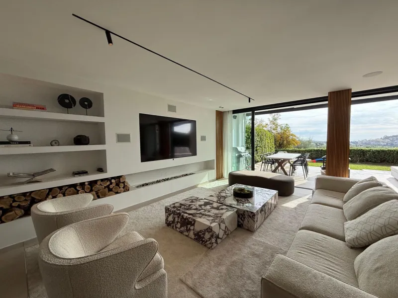 Elegant Townhouse with Stunning Views in La Quinta Golf